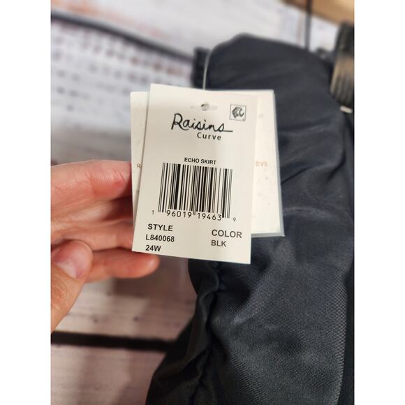 Raisins Curve Plus size swim skirt size 24W NWT tummy/thigh minimizer - Picture 4 of 5